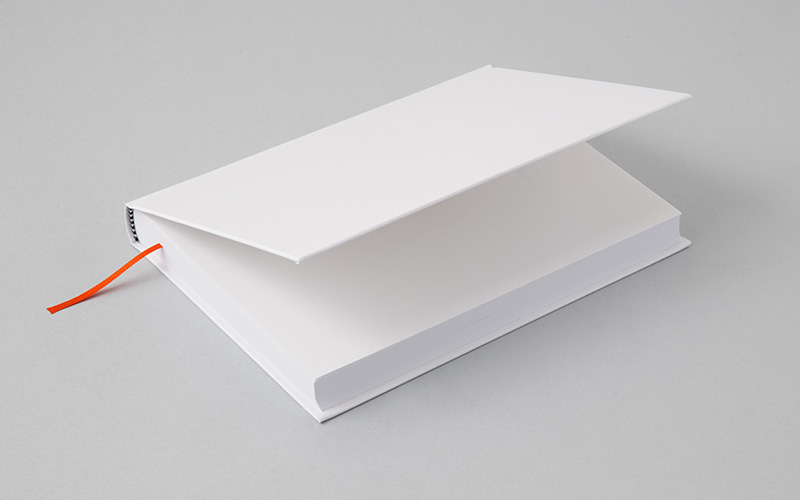 Foto af en hardcover-bog